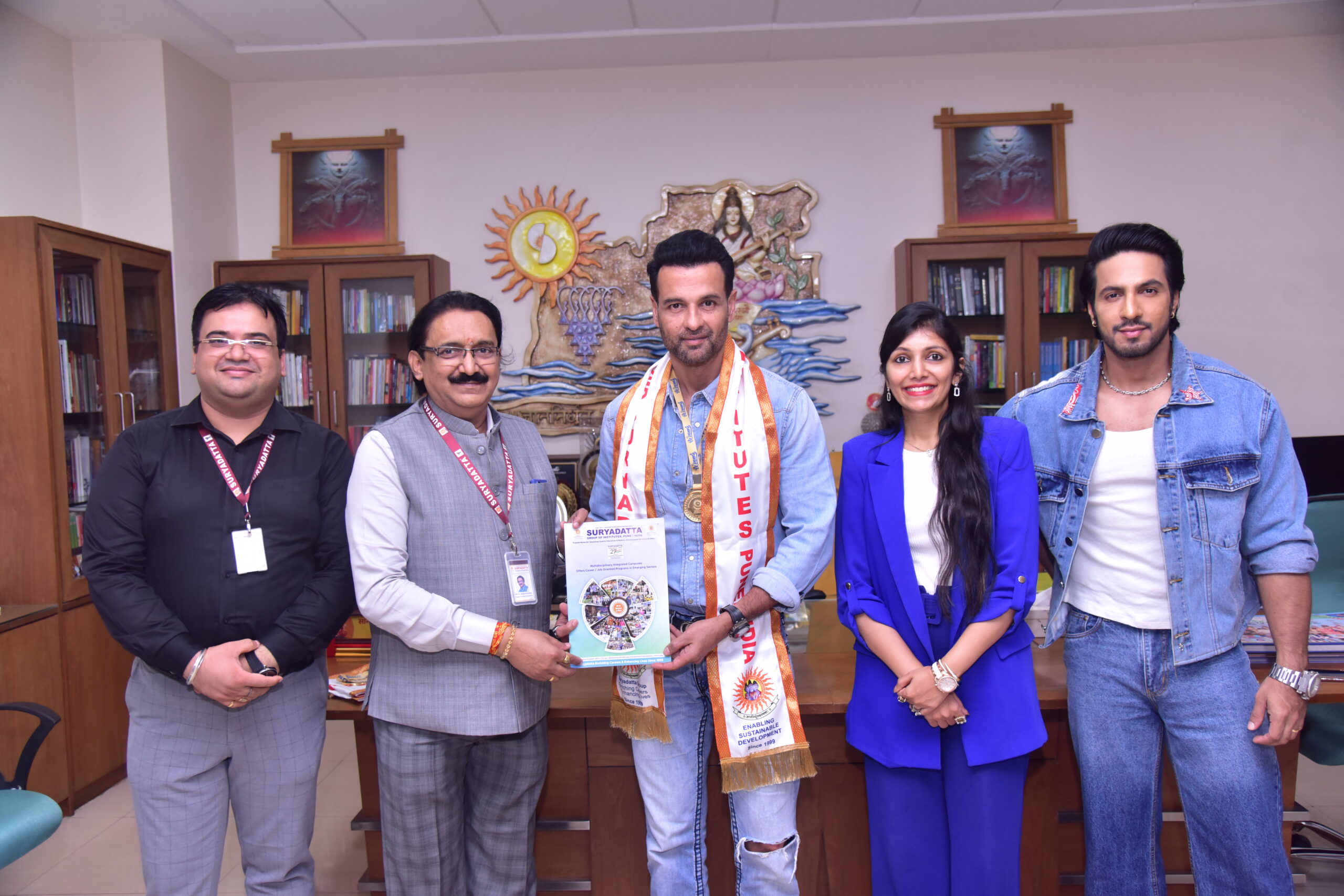 Inspirational Interactive Session with Renowned Artists Rohit Roy and Thakur Anup Singh at Suryadatta Bavdhan Campus